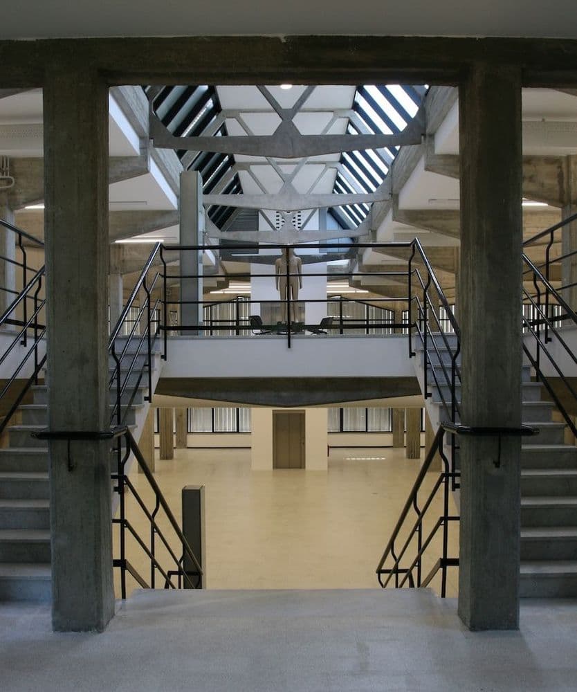 Collezione Maramotti Veduta interna, opera di Mark Manders | Ph. Cesare Di Liborio