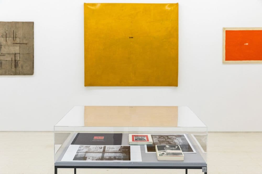 "Show Case. Exhibiting the Archive", 2021, exhibition view © Giuseppe Uncini © MARIO SCHIFANO, by SIAE | ph. Bruno Cattani