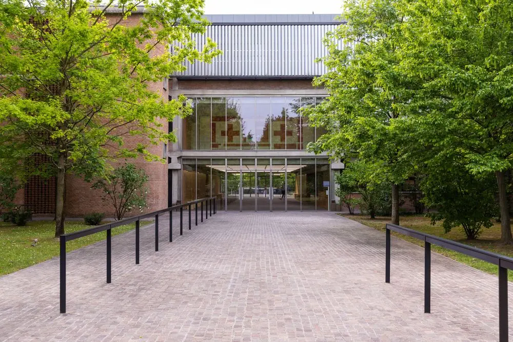 Collezione Maramotti ingresso lato Est | ph. Bruno Cattani